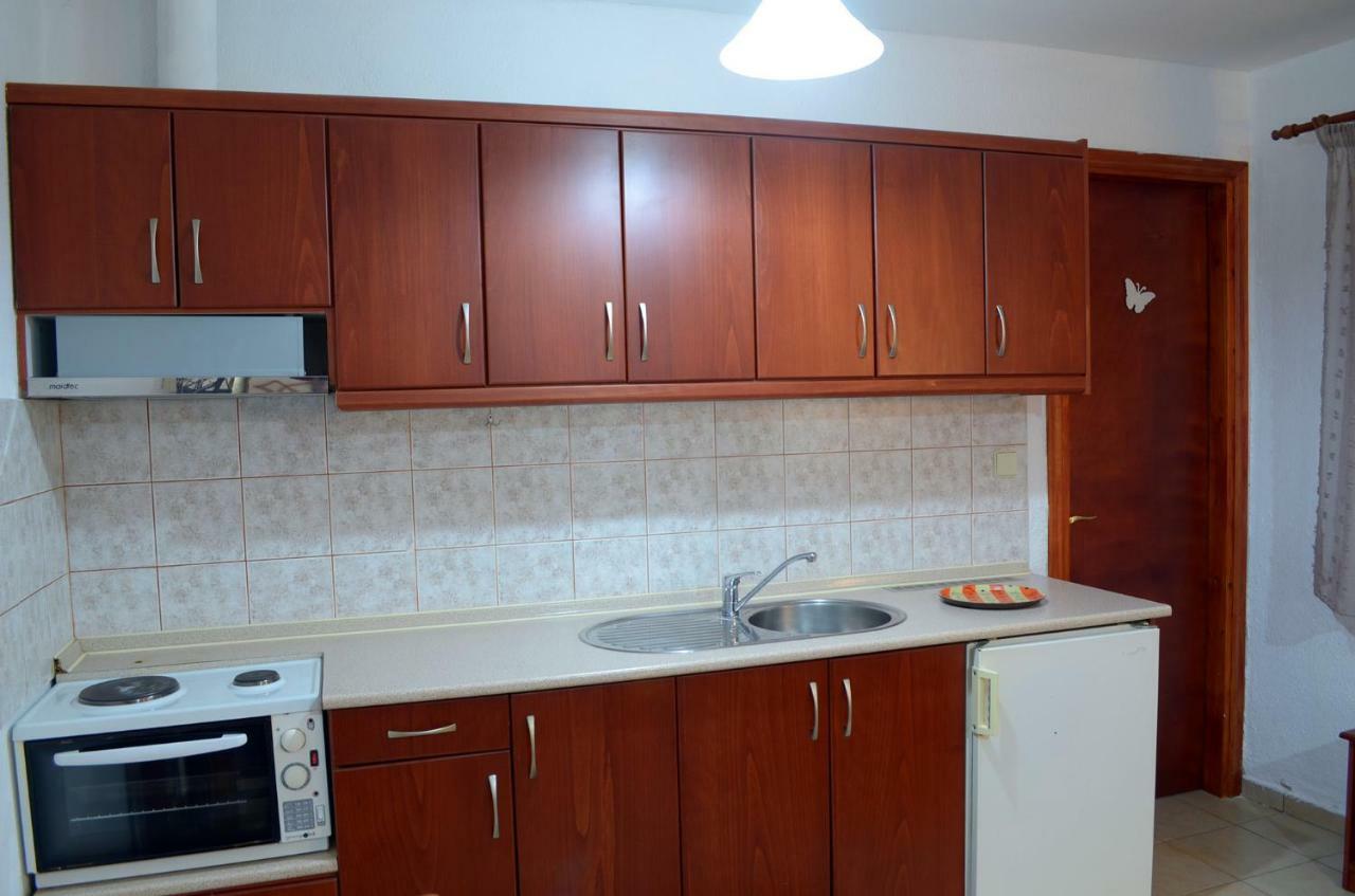 Galini Apartment Loutraki  Exterior photo