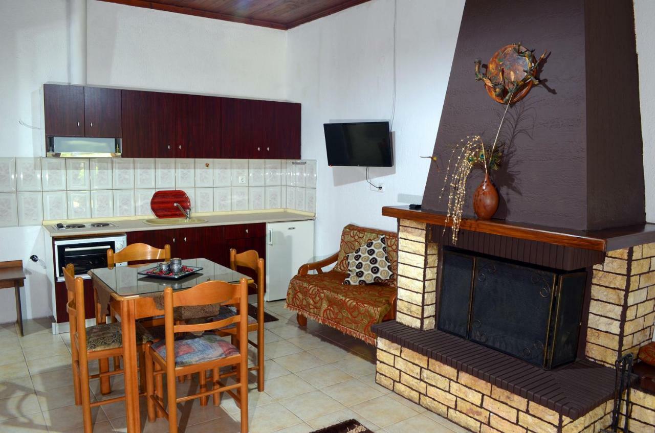 Galini Apartment Loutraki  Exterior photo